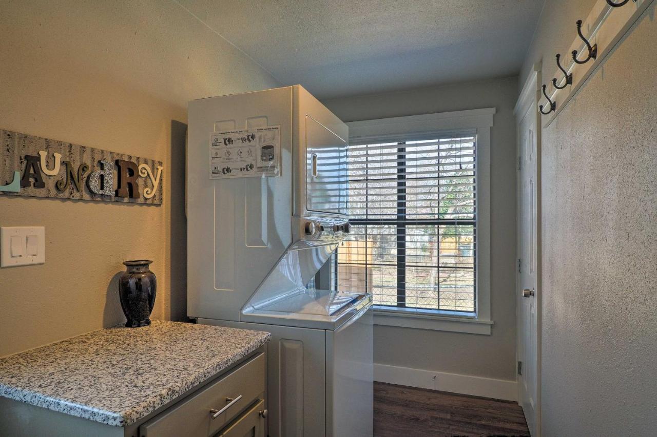 Cozy Home Blocks To Georgetown Square And Su! Экстерьер фото
